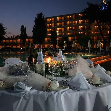 Aks Hotel