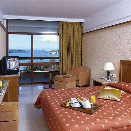 Aks Hotel