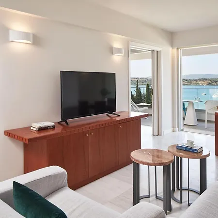 Aks Ξενοδοχείο 4*