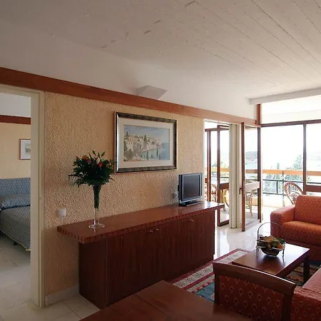 ホテル Aks ポルト・ヘリ