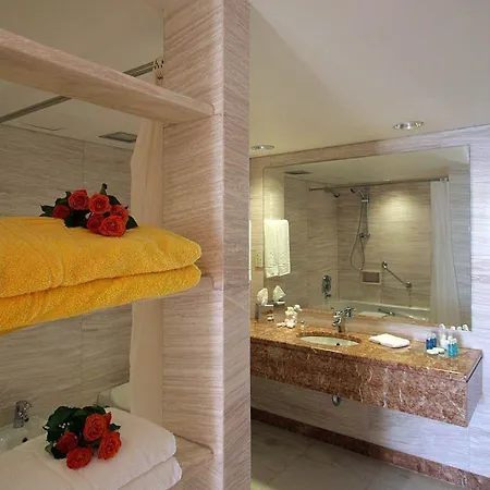 Aks Hotel Porto Cheli