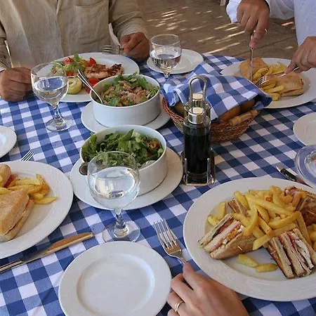 Aks Ξενοδοχείο